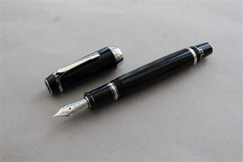 mont blanc retractable fountain pen.